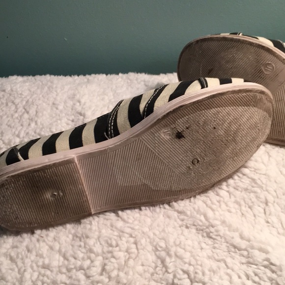 Striped flats - Picture 3 of 3